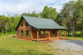 Enjoy Secluded Starry Nights! Near Luray,  HotTub, FastWiFi, Handicap, Fireplace - Image 2