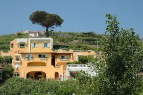 Villa with pool and sea view - Image 3