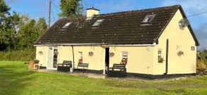 Beautiful Traditional Irish Cottage - Image 2