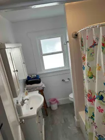 Centrally located/pets/kids/fenced yard/WiFi - Image 3