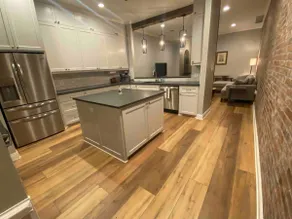 Natchez Getaway - a fully renovated downtown condo - Image 5