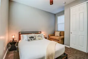 The Farmhouse Guest Suite - 8 minutes to Airport! - Image 5