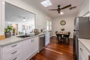 ENTIRE HOUSE • SPACIOUS • STYLISH • CBD - Image 3