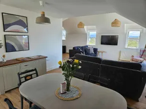 Hillside House - Image 3