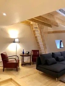 Triplex at the foot of the Cathedral - Image 2