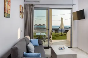 Coral Sea Apartment - Image 2