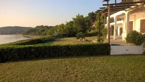 Sangue Blu Beachfront Villa Apartment - Image 5