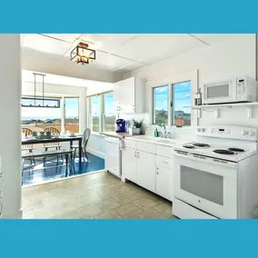 *Beachfront* Vintage Coastal Cottage - Relaxation - Image 4