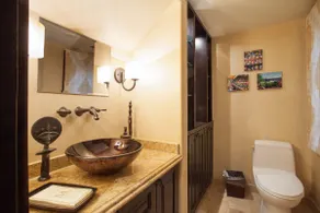 2 BR Mediterranean Oasis Sleeps 6! - Image 4