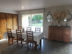Big single-story home - Image 4