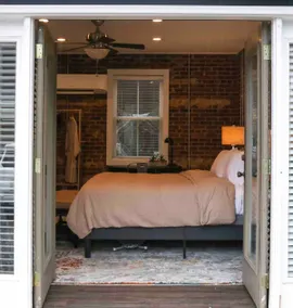 Carriage House on Washington - Image 3