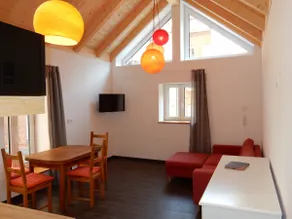 Bright apartment in newly renovated brick house - Image 2