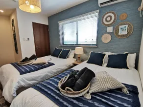 Boutique room, ocean resort décor, parking for 2 compact cars, free Wi-Fi - Image 5