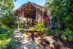 Tiki Hut Cottage - Image 3