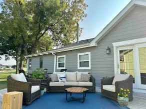 Cozy Lakeside Cottage for Families and Fun Seekers - Image 4