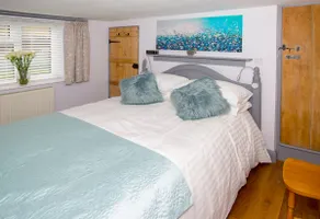 Luxury cottage, 15 mins to beach, 2 mins to town - Image 5