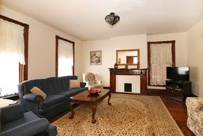 Historic Stahle House 1st Floor - Image 4