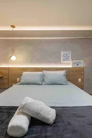 Beautiful and charming bedroom and living room. - Image 3