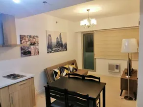 1BR with Balcony, Netflix & Wifi - Image 2