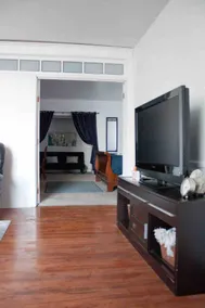 Downtown Marine City Private Apartment - Image 4