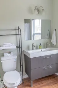 Cozy Modern Guesthouse Near Virginia Tech - Image 5