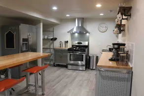 Spacious 1700 sq ft. | 3 bedroom | ♛ Suite - Image 2