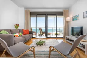 Visit Barcelona but .... stay at the beach !!! - Image 4