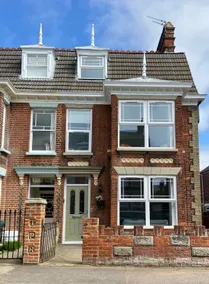 A stunning Victorian house minutes from the beach - Image 4