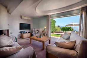 Marina View Luxury Home by WhiteDream Villas - Image 4