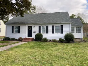 Beautiful Renovated Home, Perfect Getaway! - Image 2