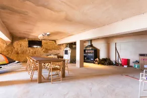 House with direct access to the sea. - Image 3