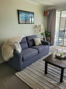 Airlie Central Apartments - Image 5