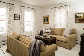CHIC' NEW ENGLAND APARTMENT - Image 3