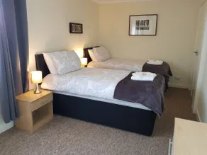 Central Scotland Home from Home, 3 Bedrooms 5 Beds - Image 3