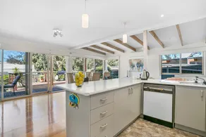 Coastal Cottage in Rye - 1pm checkout on Sundays* - Image 4