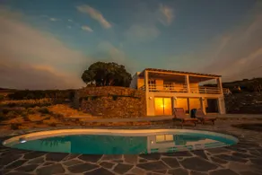 Little Villa Uriah - Image 2