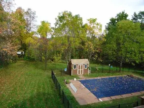 Nature's Corner Northampton-area Hot Tub Pet OK - Image 5