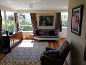 Super Central Cosy Greytown House with Garage - Image 2