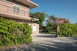Sirens House - Image 4