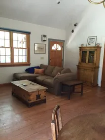 Cozy Craftsman Cottage - Image 2