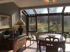 Comfortable home away from home- near everything - Image 3