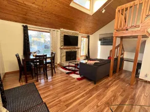 Stunning views-Cabin Style River Side property - Image 4