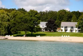 The Vineyard Inn on Suttons Bay-Lakeview Loft - Image 2