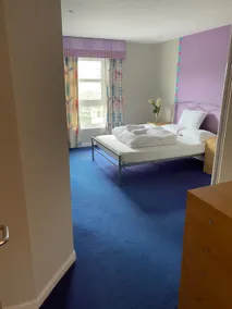 Comfortable, self contained 2 double beds town apartment near Pittodrie Stadium - Image 2