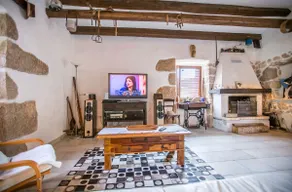 Stone house apartment, 80m2+air&stone&wood&fire - Image 2