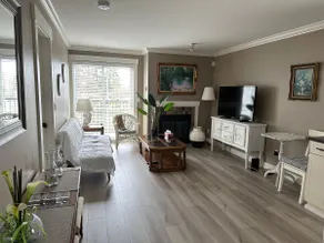 Luxurious King Bed Private Entrance In Ladner  - Image 3