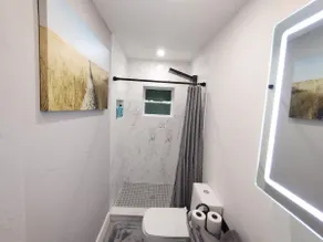 Modern In-Law Suite Close to the Beach - Image 5