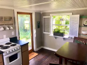 Manatee Point Cottage, Private Waterfront Getaway - Image 3