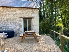 Charming cottage, spa, heated pool - Image 4