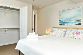 616.A Coastal 1BR Beachside Stay w/ Hot Tub & Yard - Image 4